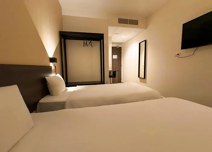 ux Amsterdam AirportAirport Hotel